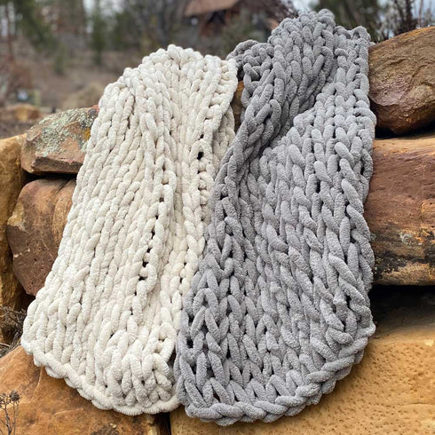 Infinite Chunky Knit Blanket | Minky | Little – Mist